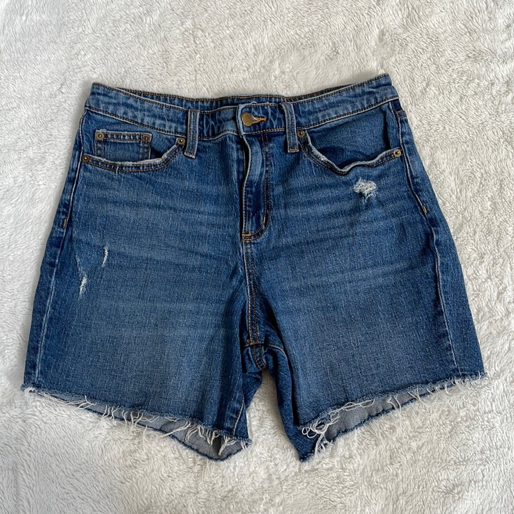 Universal Thread Shorts